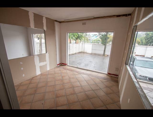 480M² OFFICE TO LET IN PARKMORE